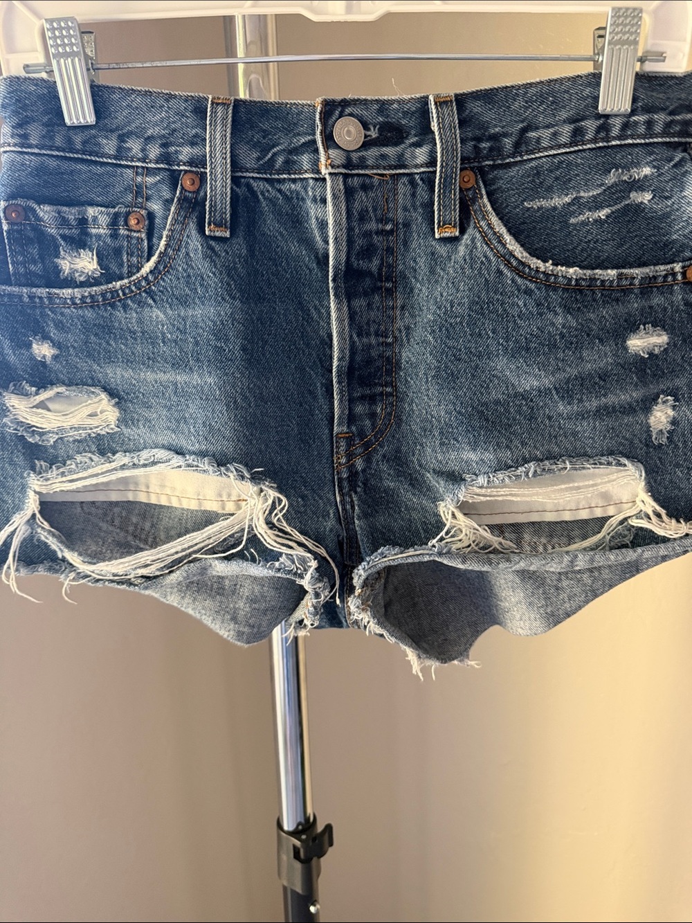 Levi’s 501 Original High Rise Distressed Denim Cut Off Shorts Button Fly Size 27 - Picture 4 of 5